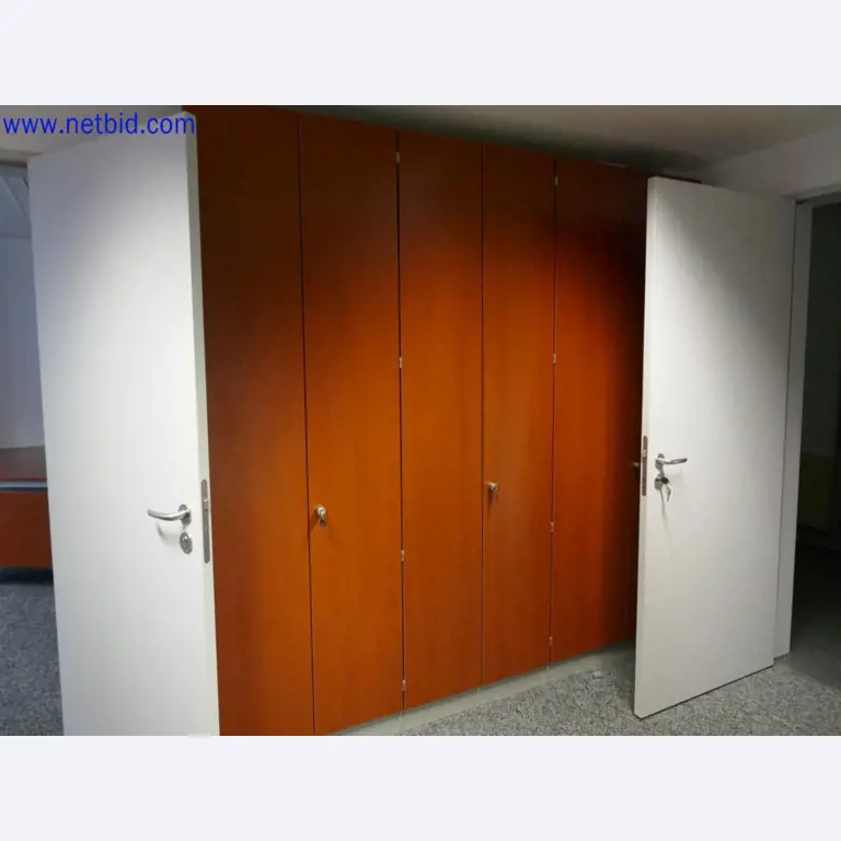 Medische technische apparaten, uitrusting en meubilair van een ziekenhuis-7