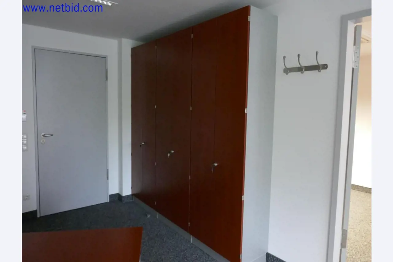 Medische technische apparaten, uitrusting en meubilair van een ziekenhuis-9
