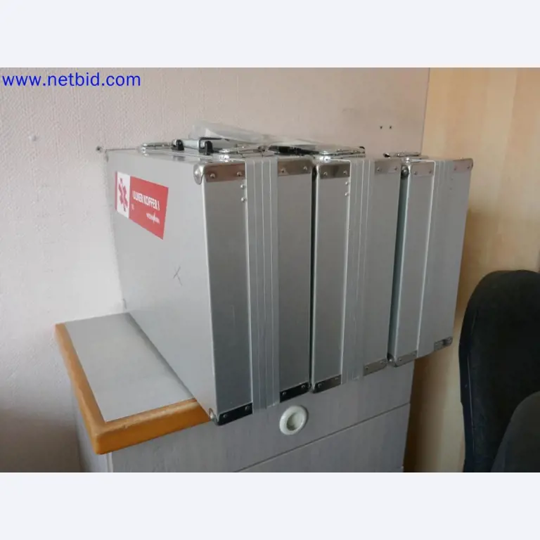 Appareils techniques médicaux, aménagement et mobilier d'un hôpital-3