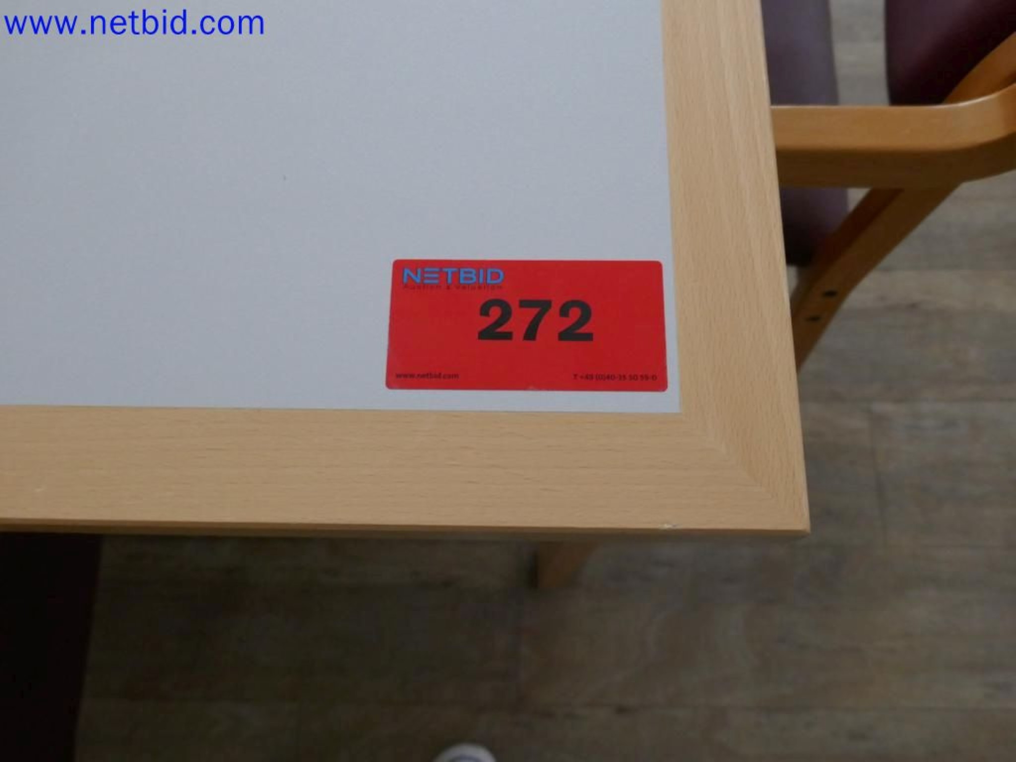 Medyczne urządzenia techniczne, wyposażenie i meble szpitalne-4