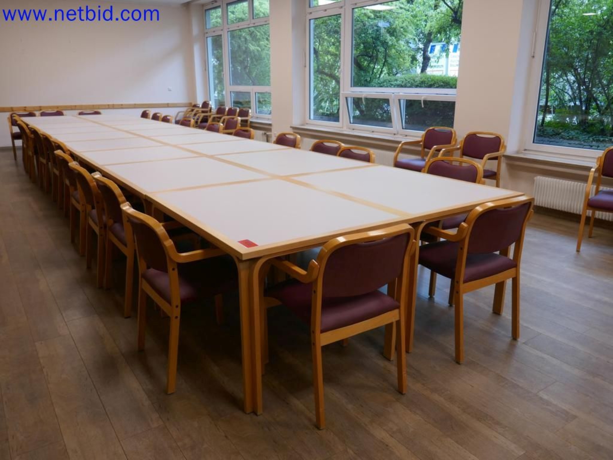 Medyczne urządzenia techniczne, wyposażenie i meble szpitalne-5