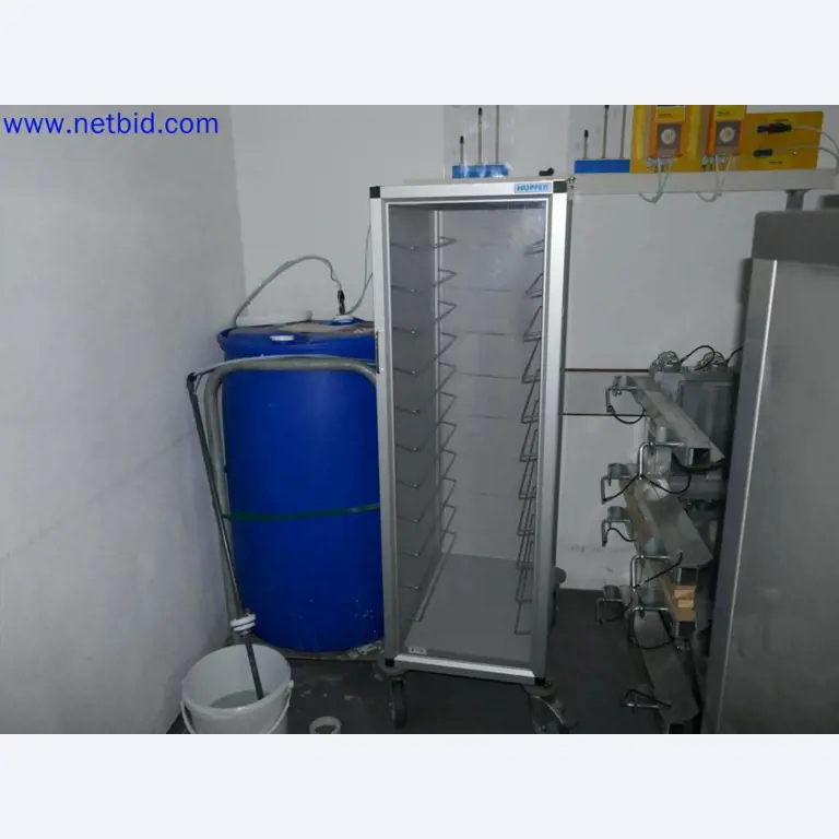 Medyczne urządzenia techniczne, wyposażenie i meble szpitalne-7