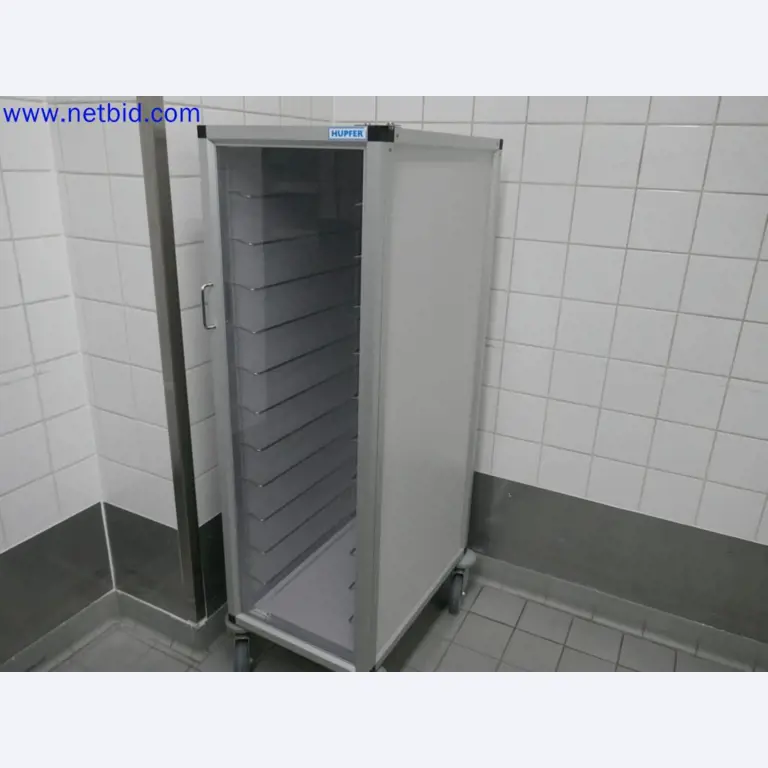 Medyczne urządzenia techniczne, wyposażenie i meble szpitalne-9