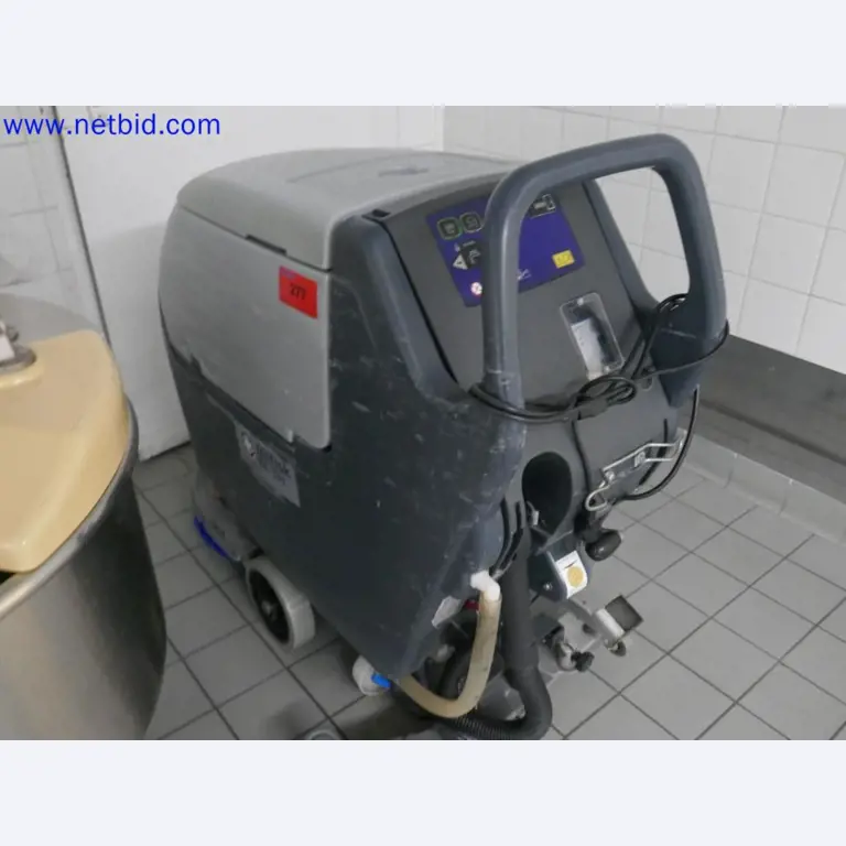 Medyczne urządzenia techniczne, wyposażenie i meble szpitalne-1