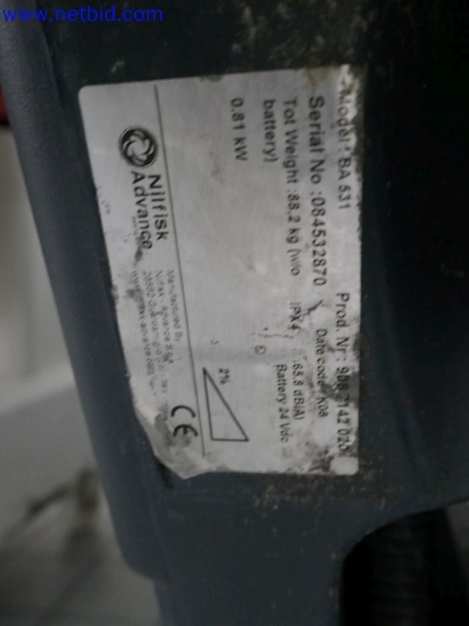 Medyczne urządzenia techniczne, wyposażenie i meble szpitalne-4