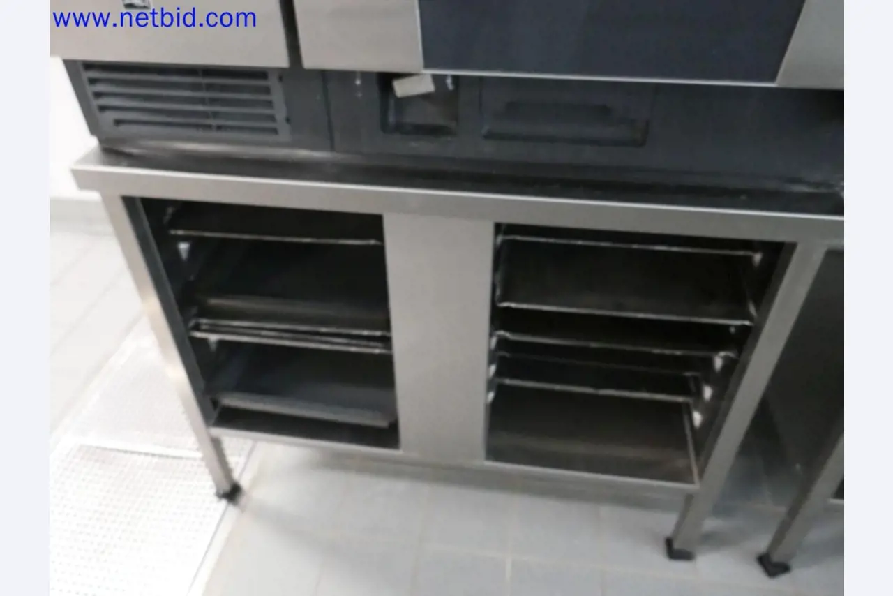 Medyczne urządzenia techniczne, wyposażenie i meble szpitalne-5