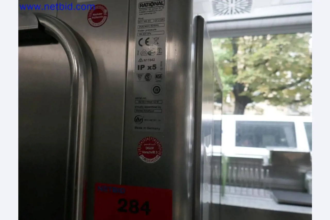 Medyczne urządzenia techniczne, wyposażenie i meble szpitalne-1