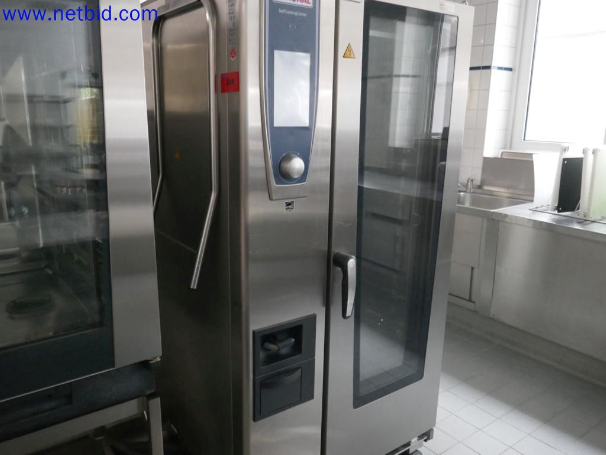 Medyczne urządzenia techniczne, wyposażenie i meble szpitalne-2