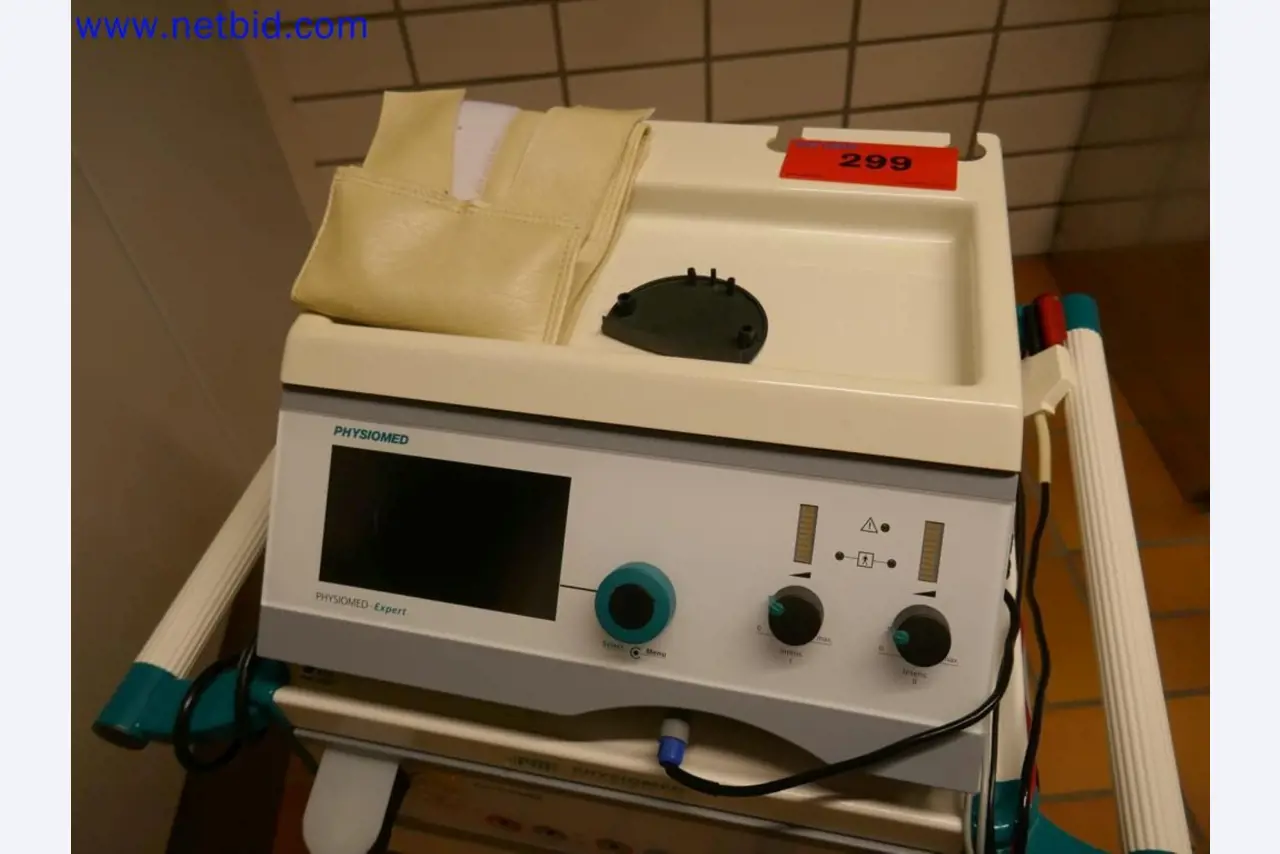 Appareils techniques médicaux, aménagement et mobilier d'un hôpital-1