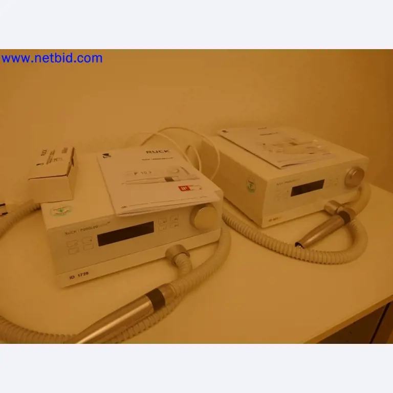 Medyczne urządzenia techniczne, wyposażenie i meble szpitalne-8