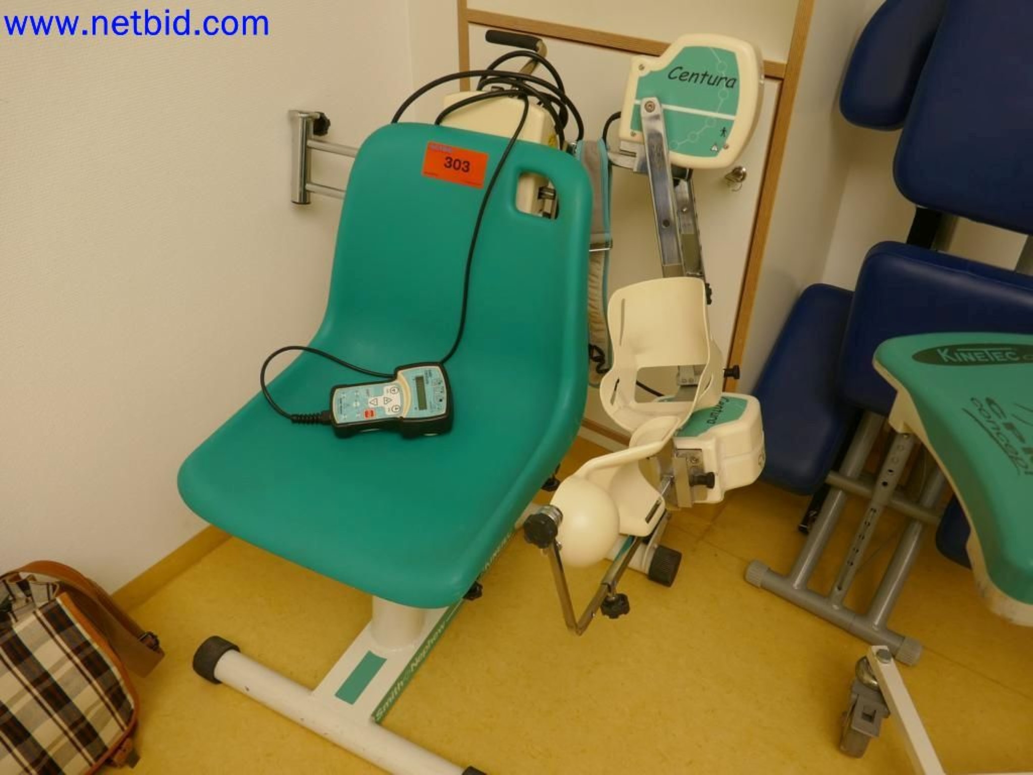 Medyczne urządzenia techniczne, wyposażenie i meble szpitalne-1