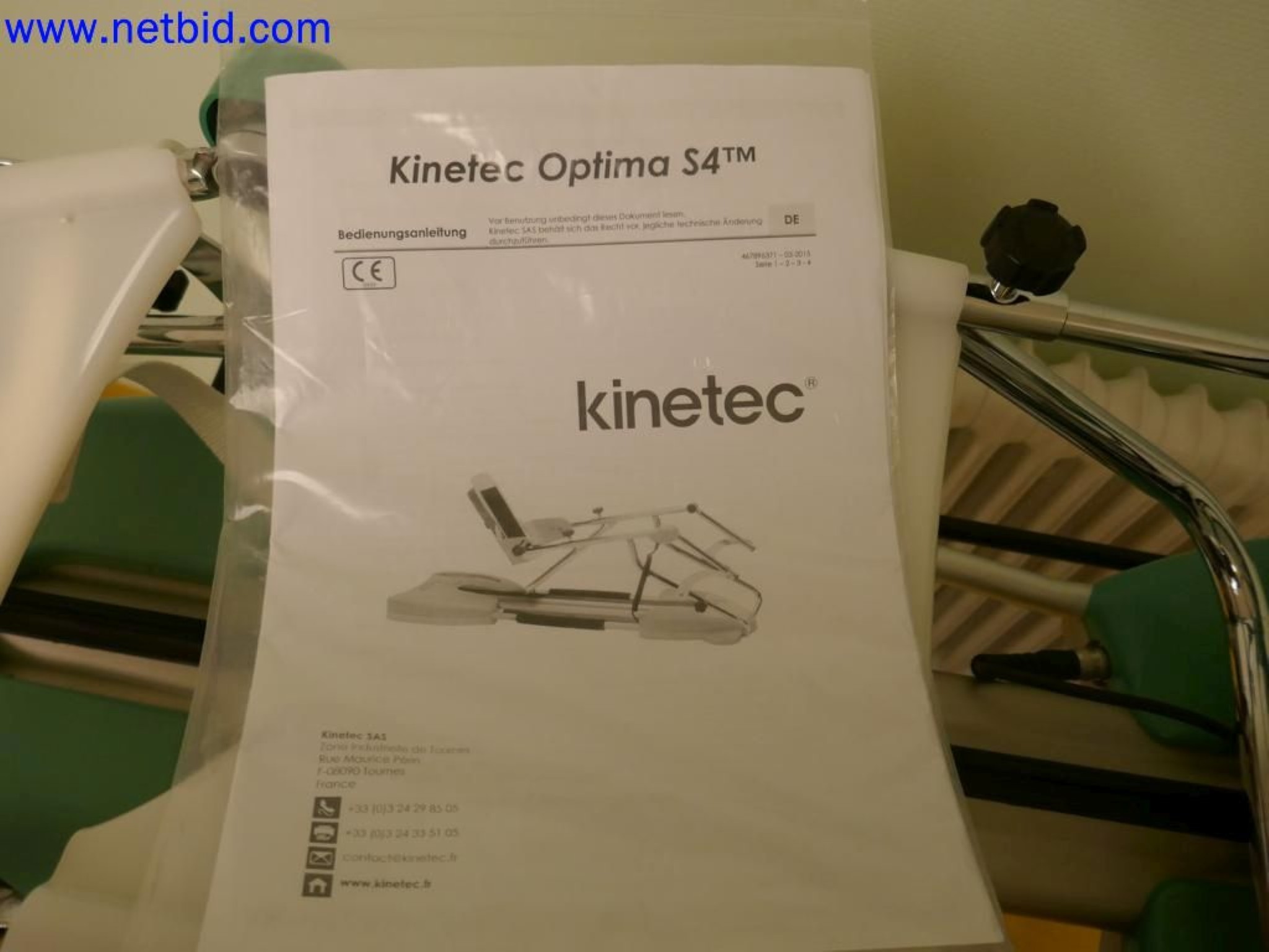 Medyczne urządzenia techniczne, wyposażenie i meble szpitalne-4