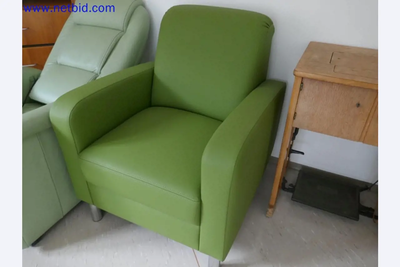 Medyczne urządzenia techniczne, wyposażenie i meble szpitalne-2