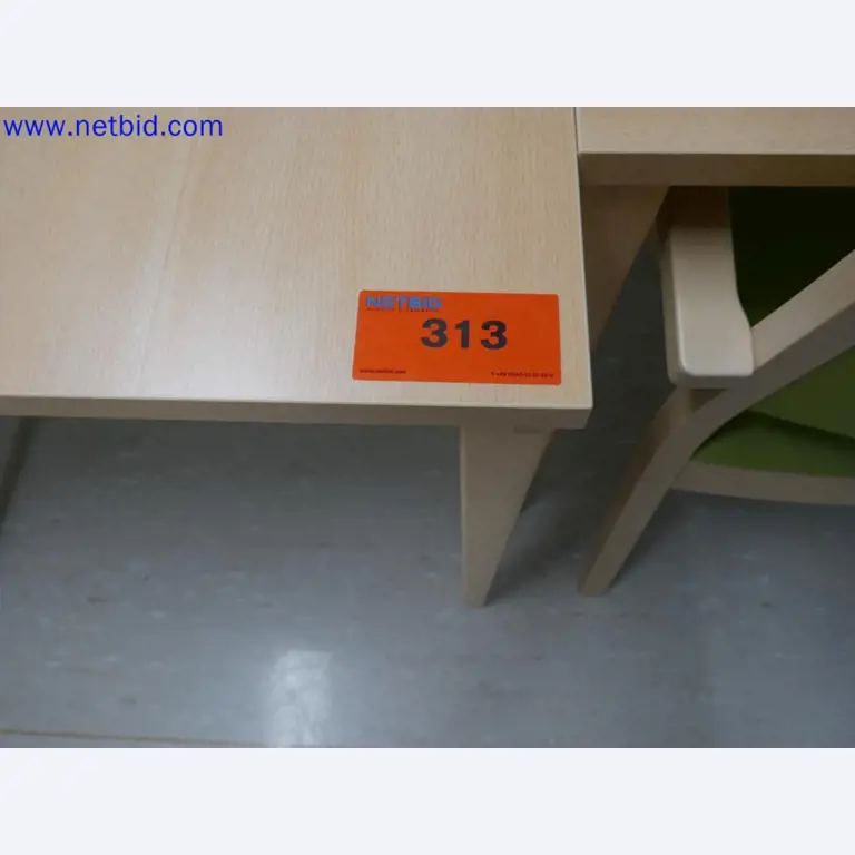 Medyczne urządzenia techniczne, wyposażenie i meble szpitalne-8