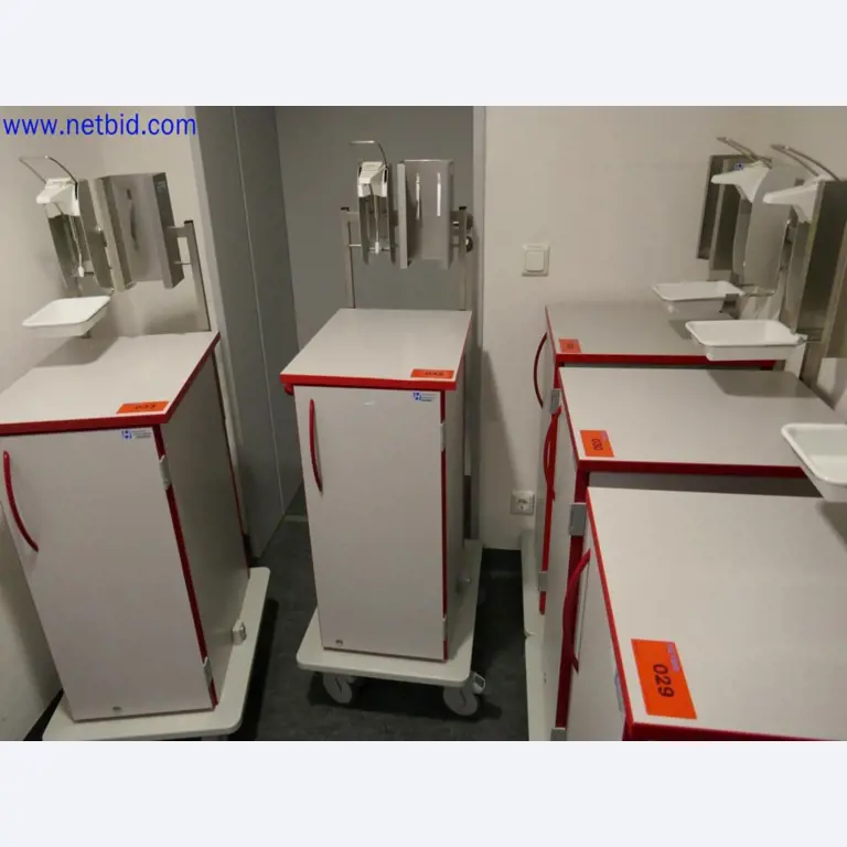 Dispositivos técnicos médicos, equipamento e mobiliário de um hospital-1