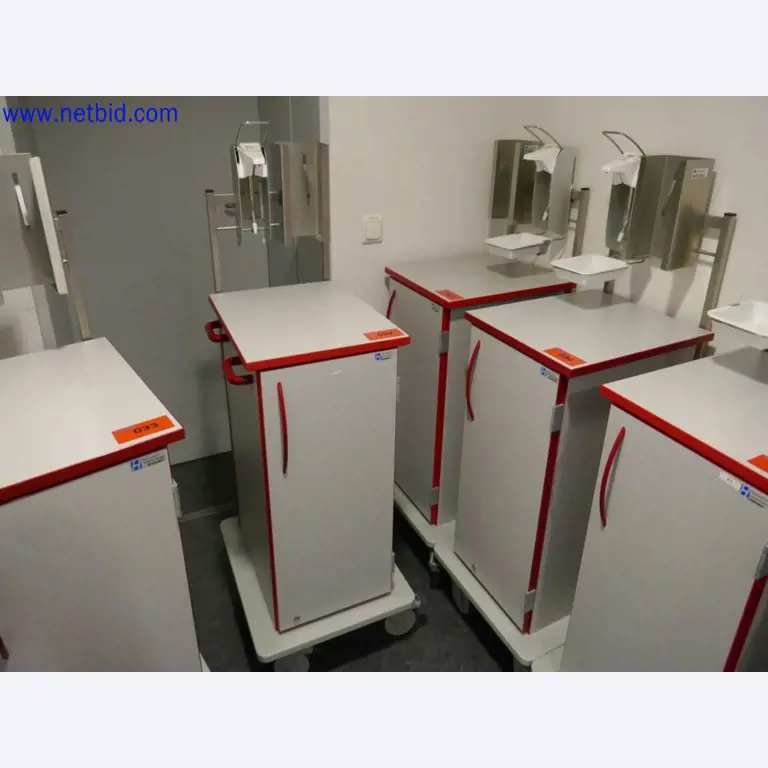 Dispositivos técnicos médicos, equipamento e mobiliário de um hospital-2