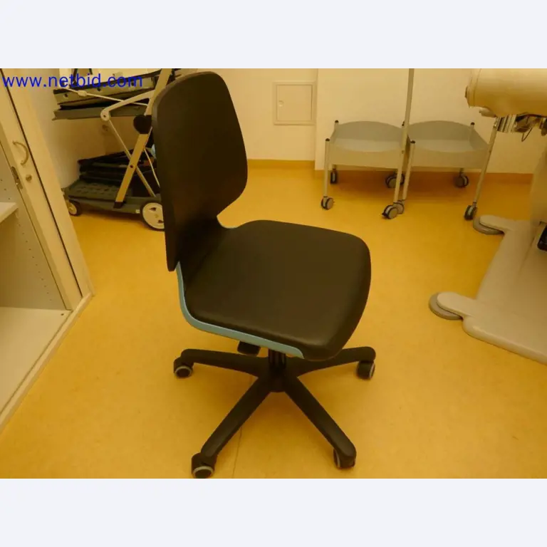 Dispositivos técnicos médicos, equipamento e mobiliário de um hospital-4