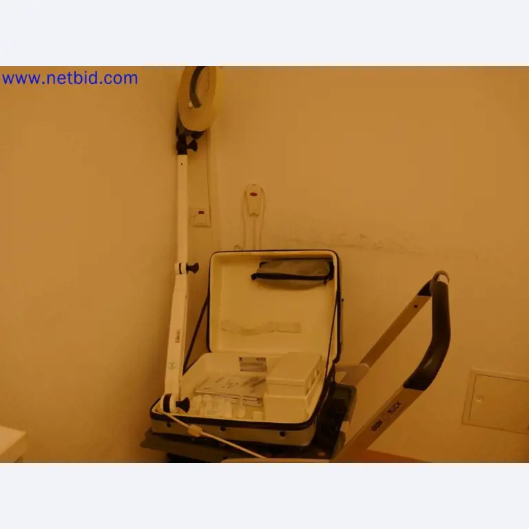Dispositivos técnicos médicos, equipamento e mobiliário de um hospital-6