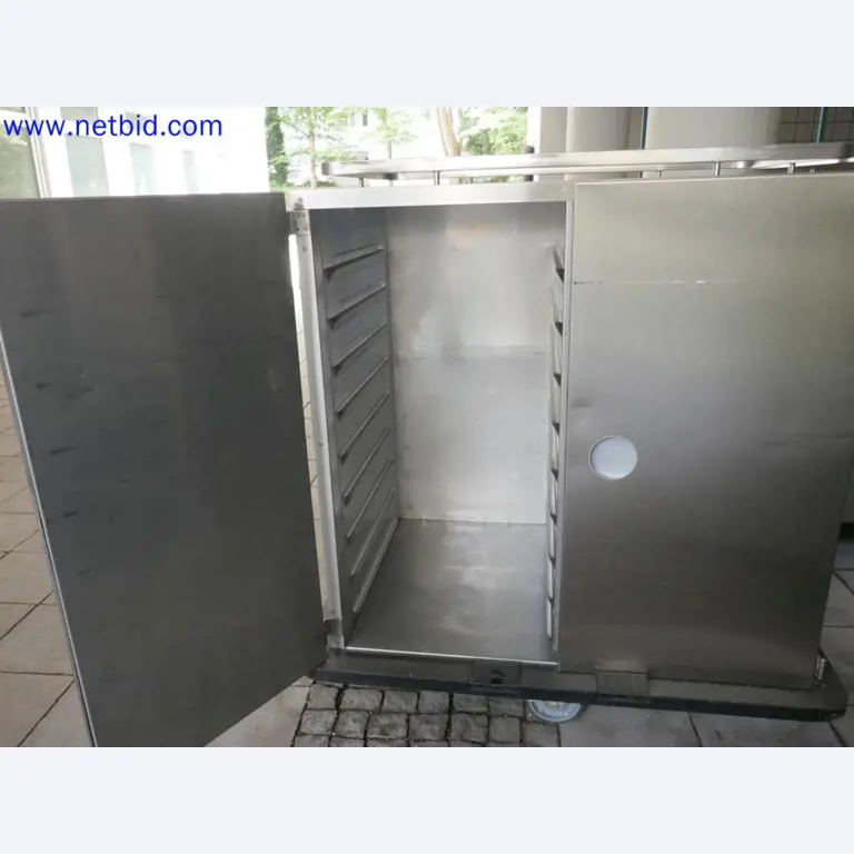 Medyczne urządzenia techniczne, wyposażenie i meble szpitalne-3