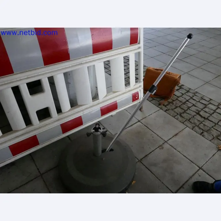 Dispositivos técnicos médicos, equipos y mobiliario de un hospital-12