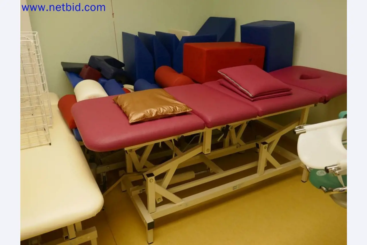 Dispositivos técnicos médicos, equipos y mobiliario de un hospital-3
