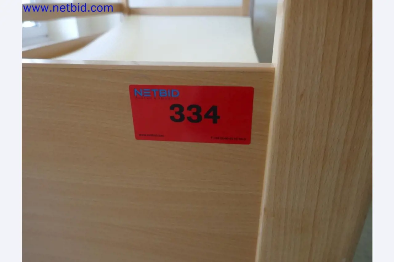 Medyczne urządzenia techniczne, wyposażenie i meble szpitalne-8