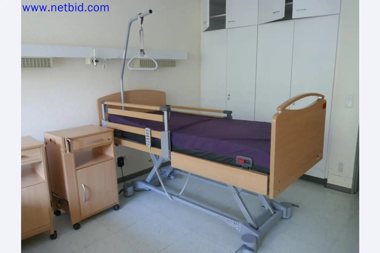 Medyczne urządzenia techniczne, wyposażenie i meble szpitalne-2