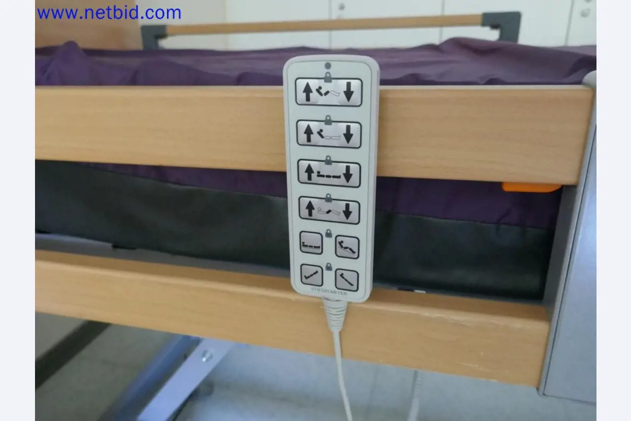 Medyczne urządzenia techniczne, wyposażenie i meble szpitalne-4