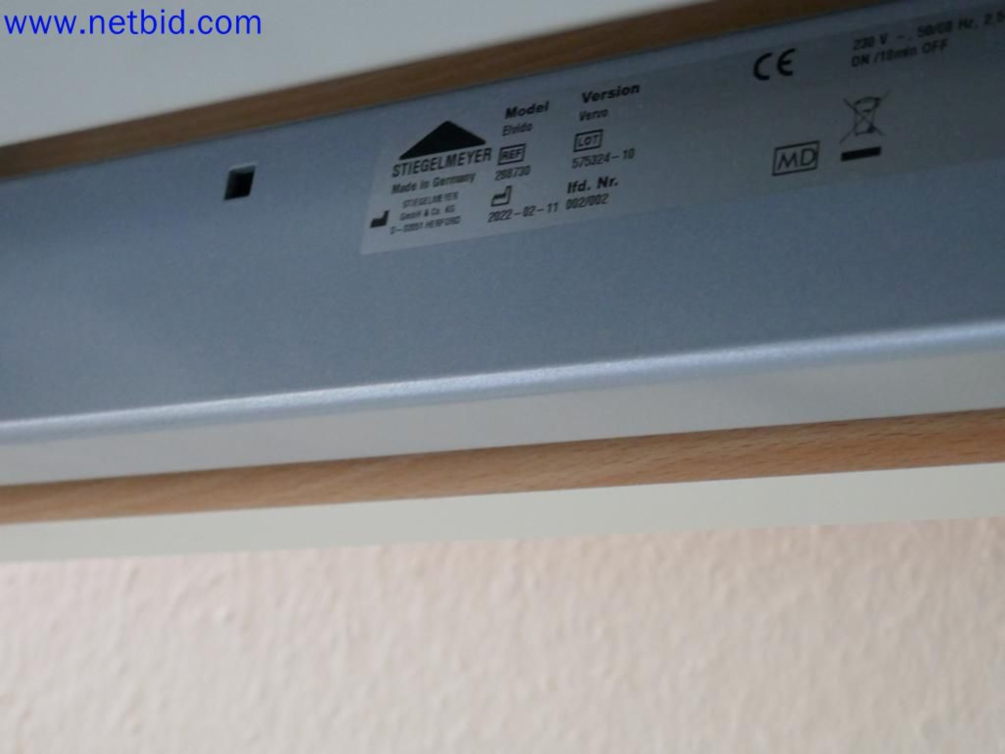 Medyczne urządzenia techniczne, wyposażenie i meble szpitalne-6