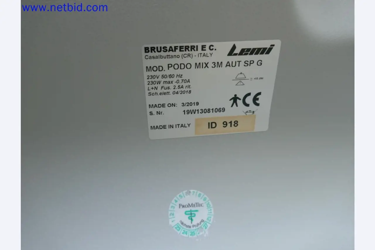 Medizinisch technische Geräte, Einrichtung und Mobiliar eines Krankenhauses-4