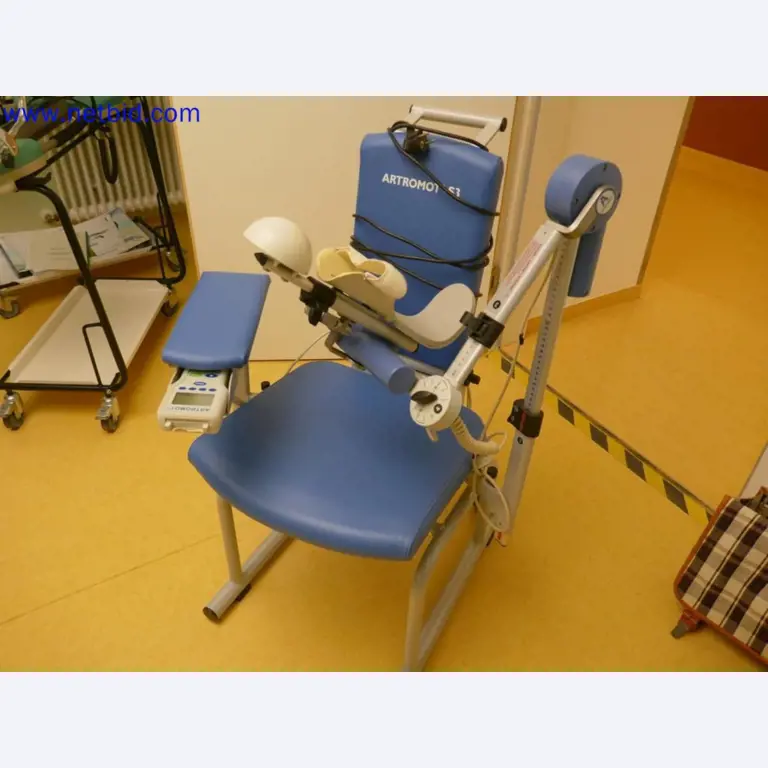 Medizinisch technische Geräte, Einrichtung und Mobiliar eines Krankenhauses-2