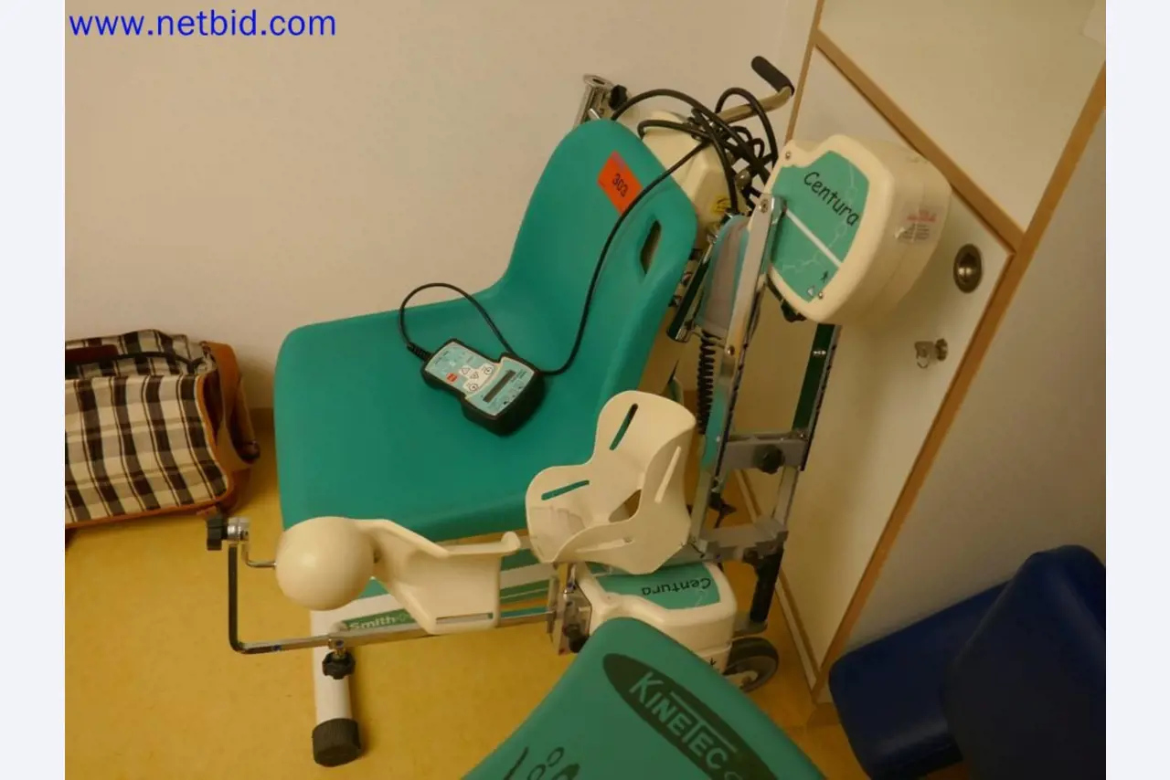 Medizinisch technische Geräte, Einrichtung und Mobiliar eines Krankenhauses-6