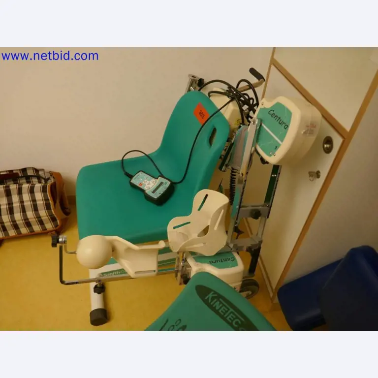 Medizinisch technische Geräte, Einrichtung und Mobiliar eines Krankenhauses-6