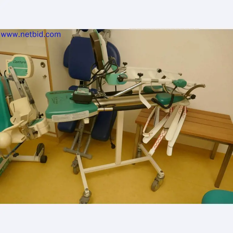 Medizinisch technische Geräte, Einrichtung und Mobiliar eines Krankenhauses-9