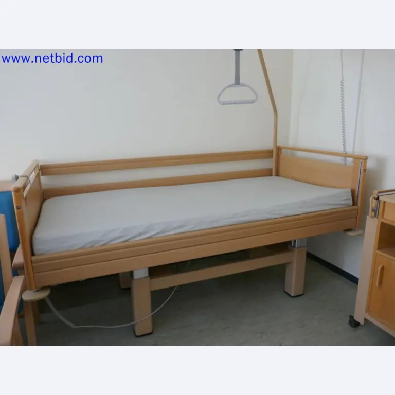 Medyczne urządzenia techniczne, wyposażenie i meble szpitalne-2