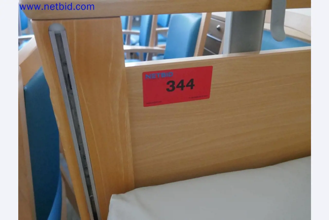 Medyczne urządzenia techniczne, wyposażenie i meble szpitalne-6