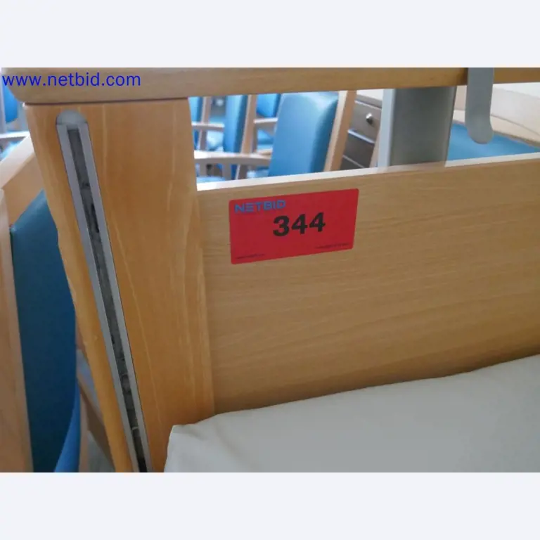 Medyczne urządzenia techniczne, wyposażenie i meble szpitalne-6