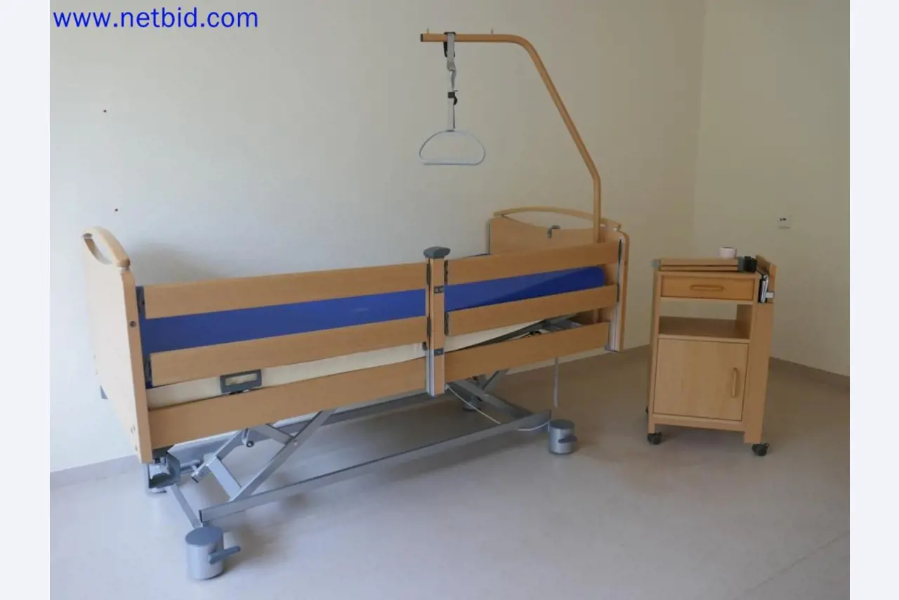 Medyczne urządzenia techniczne, wyposażenie i meble szpitalne-1