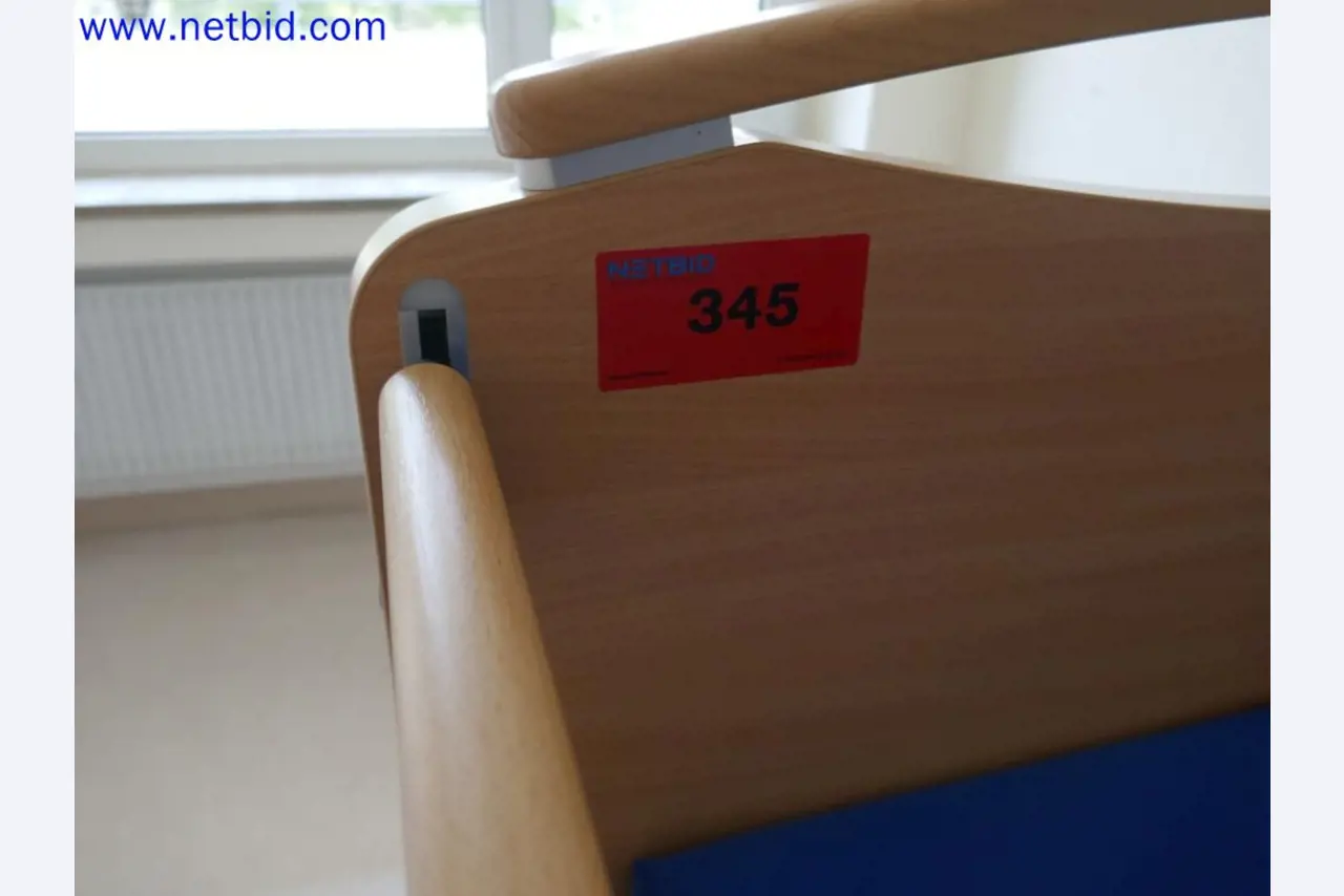 Medyczne urządzenia techniczne, wyposażenie i meble szpitalne-5