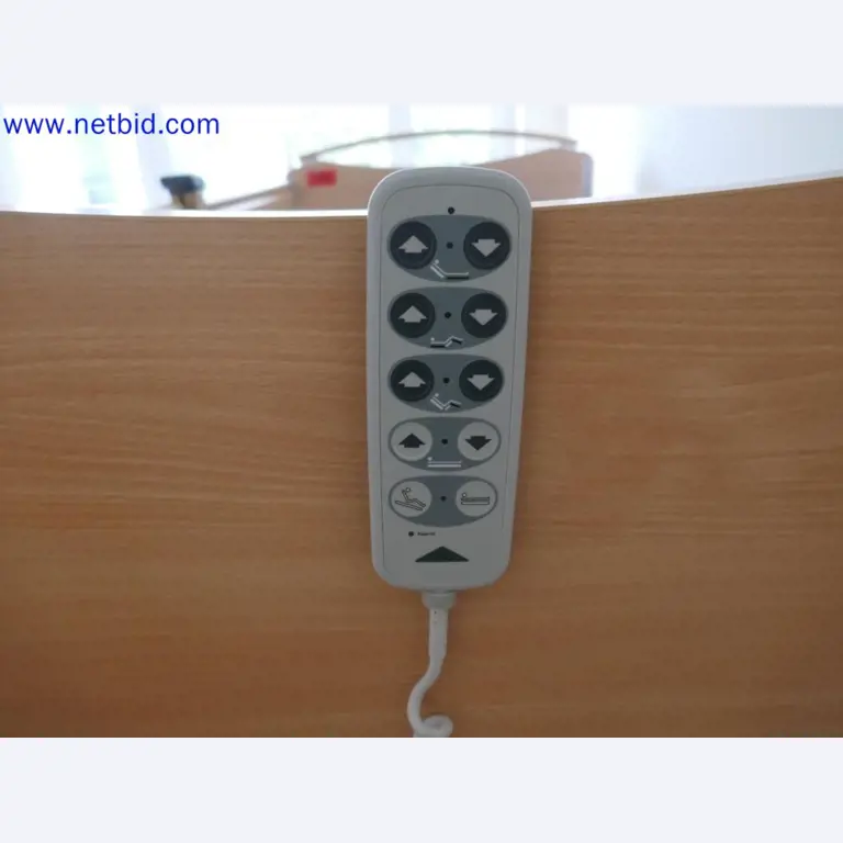 Medyczne urządzenia techniczne, wyposażenie i meble szpitalne-6