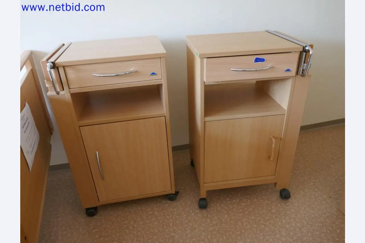 Medyczne urządzenia techniczne, wyposażenie i meble szpitalne-4