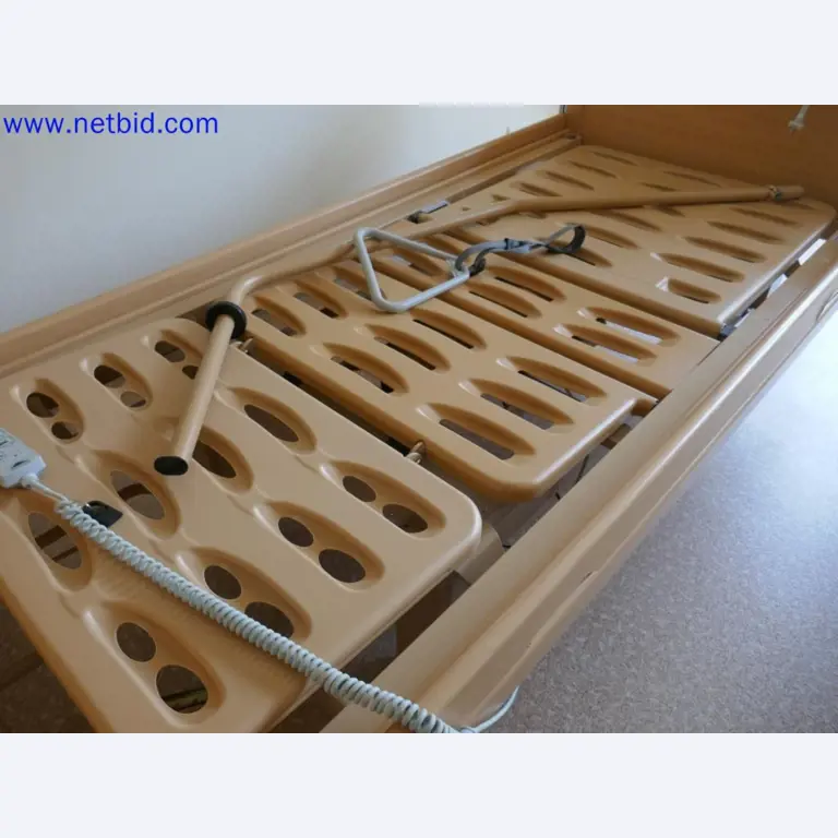 Medyczne urządzenia techniczne, wyposażenie i meble szpitalne-5