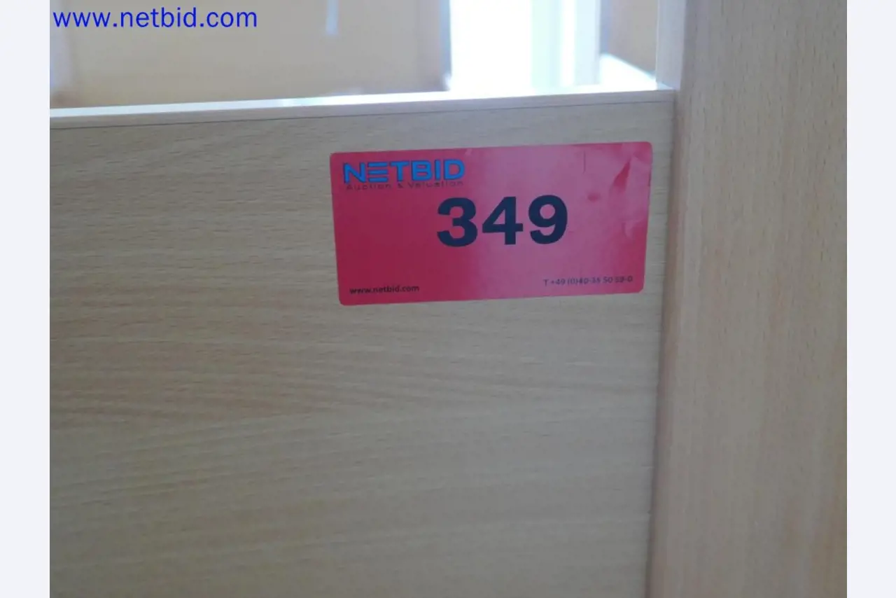 Medyczne urządzenia techniczne, wyposażenie i meble szpitalne-8