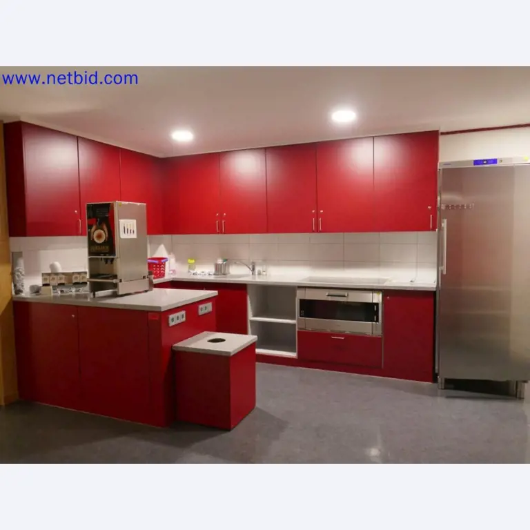 Medyczne urządzenia techniczne, wyposażenie i meble szpitalne-1