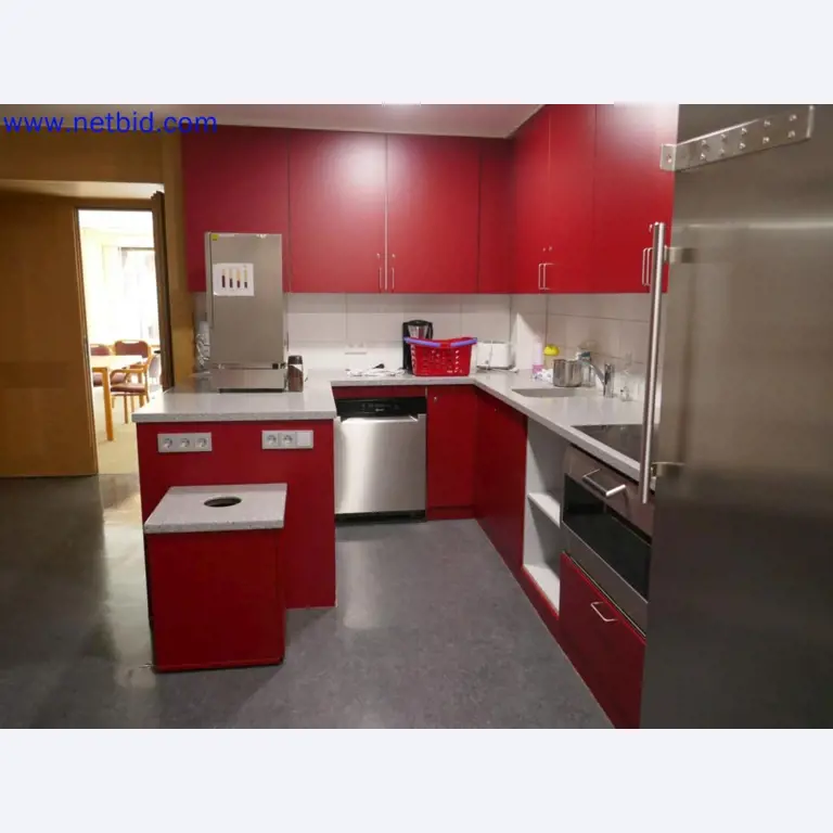 Medyczne urządzenia techniczne, wyposażenie i meble szpitalne-2