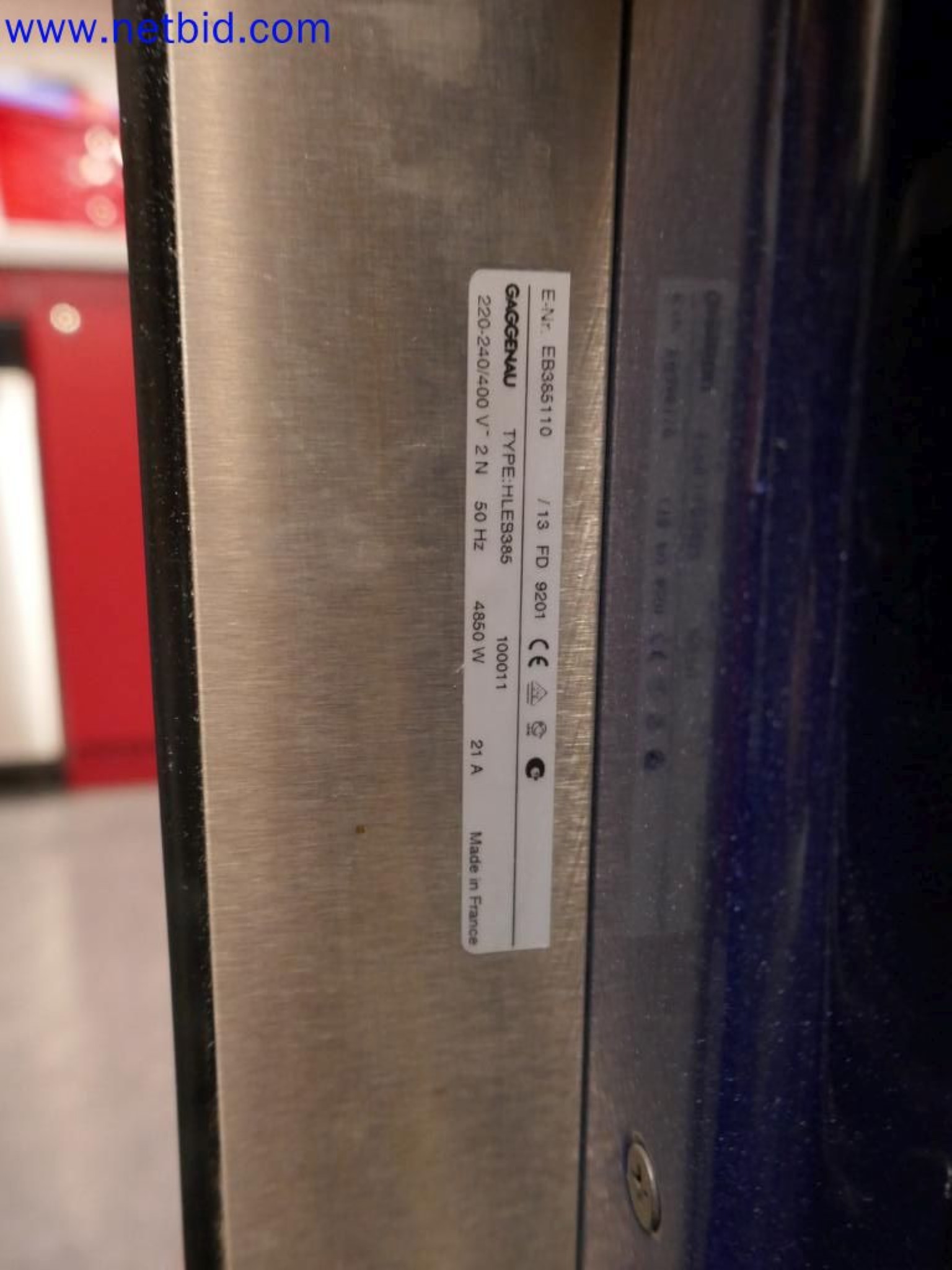 Medyczne urządzenia techniczne, wyposażenie i meble szpitalne-4