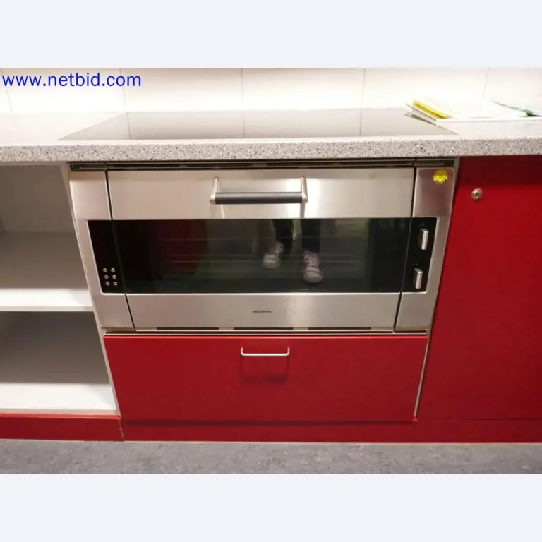 Medyczne urządzenia techniczne, wyposażenie i meble szpitalne-5