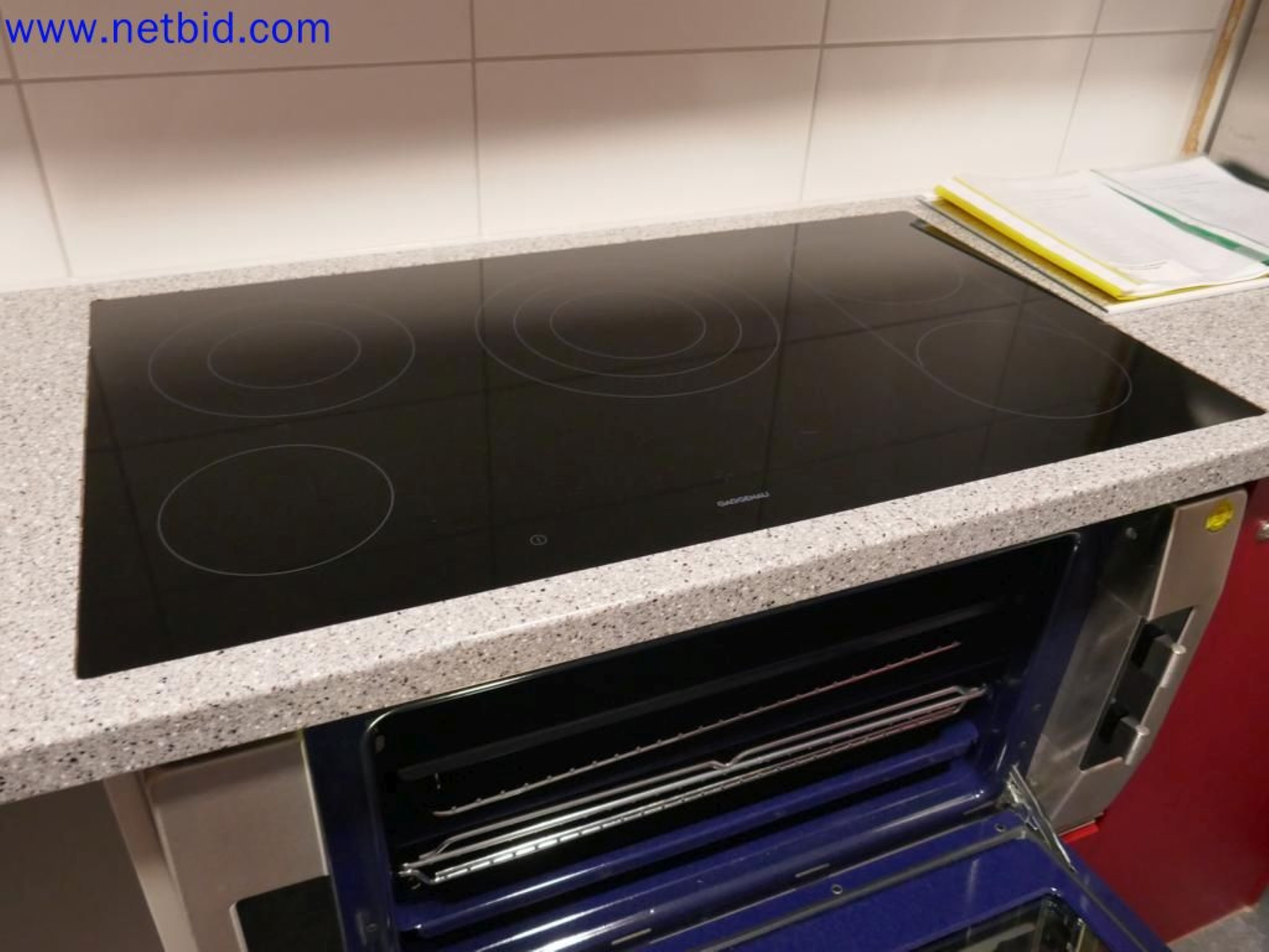 Medyczne urządzenia techniczne, wyposażenie i meble szpitalne-6