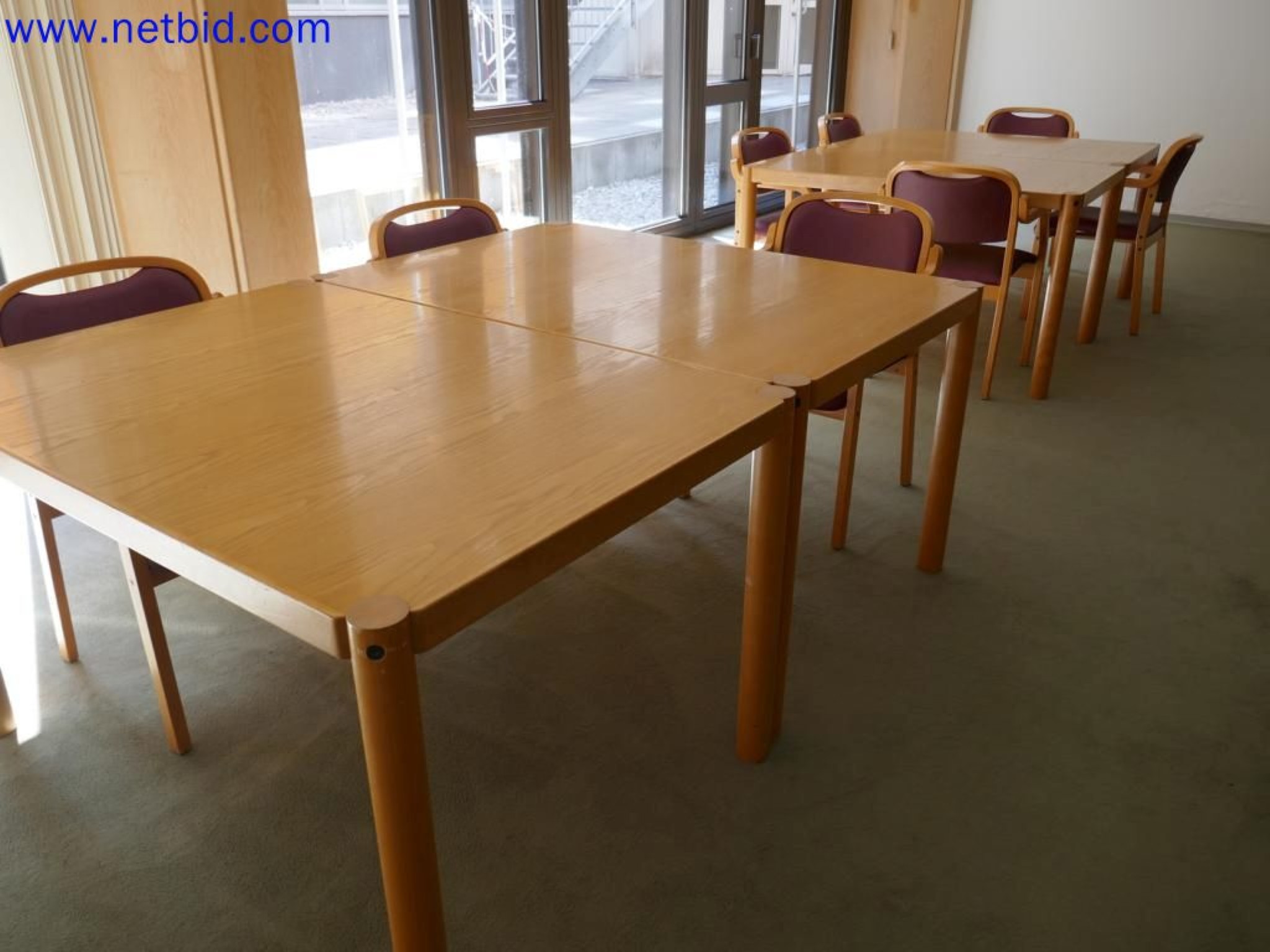 Medyczne urządzenia techniczne, wyposażenie i meble szpitalne-2