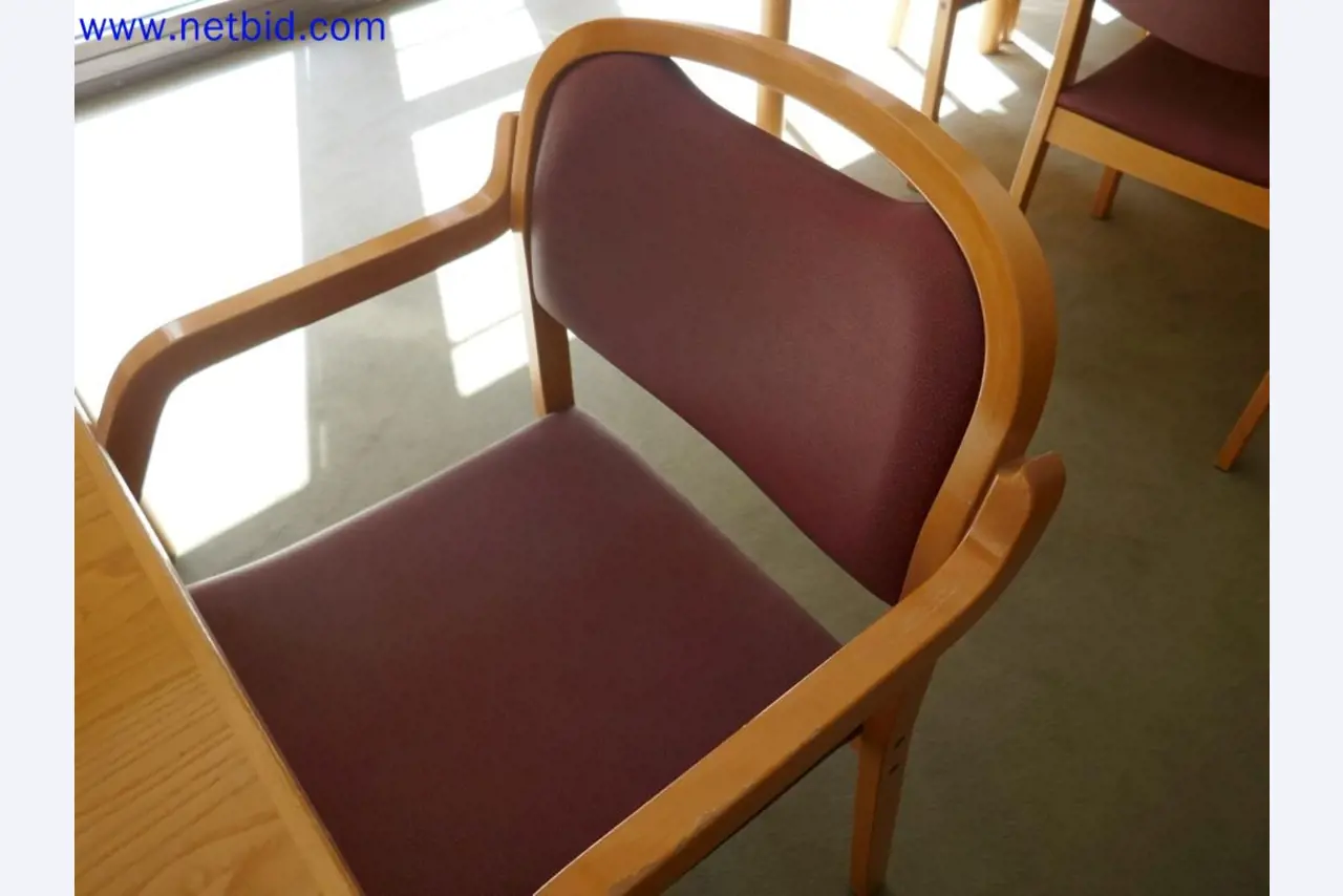 Medyczne urządzenia techniczne, wyposażenie i meble szpitalne-3